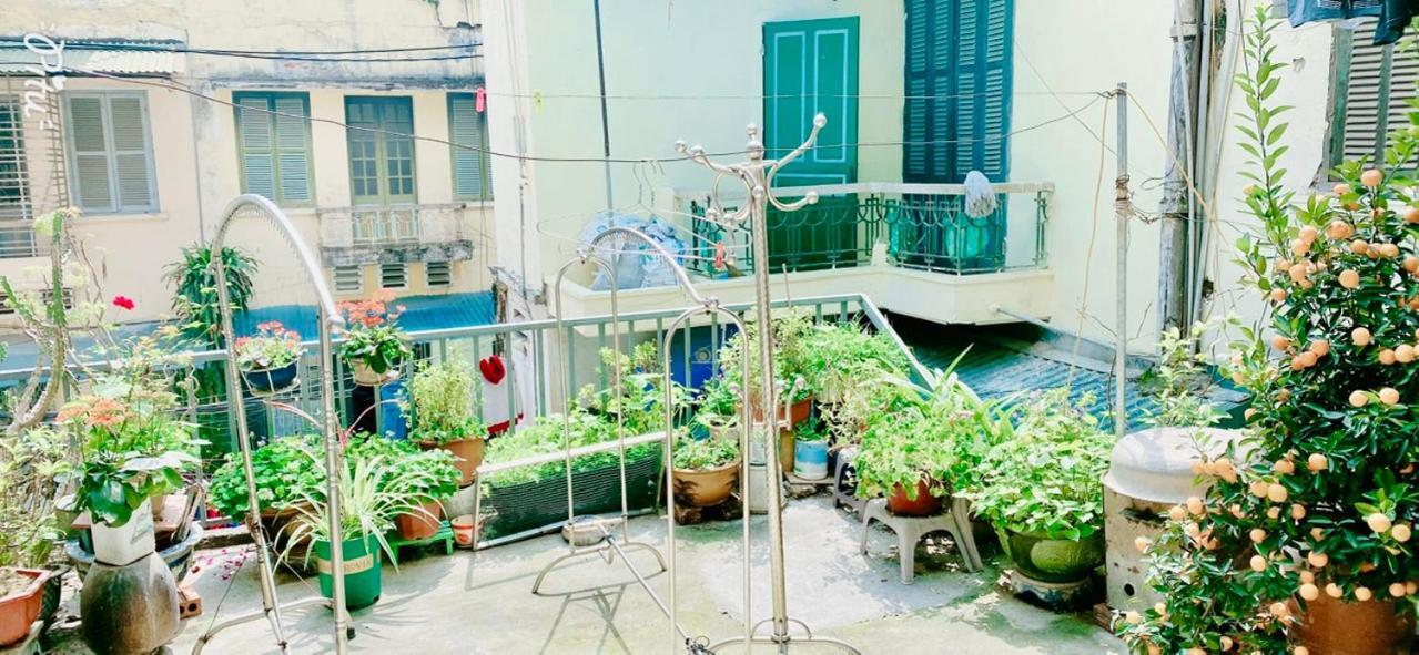 Cozy Homestay With Large Bed, Private Bathroom, Large Balcony Hanói Exterior foto