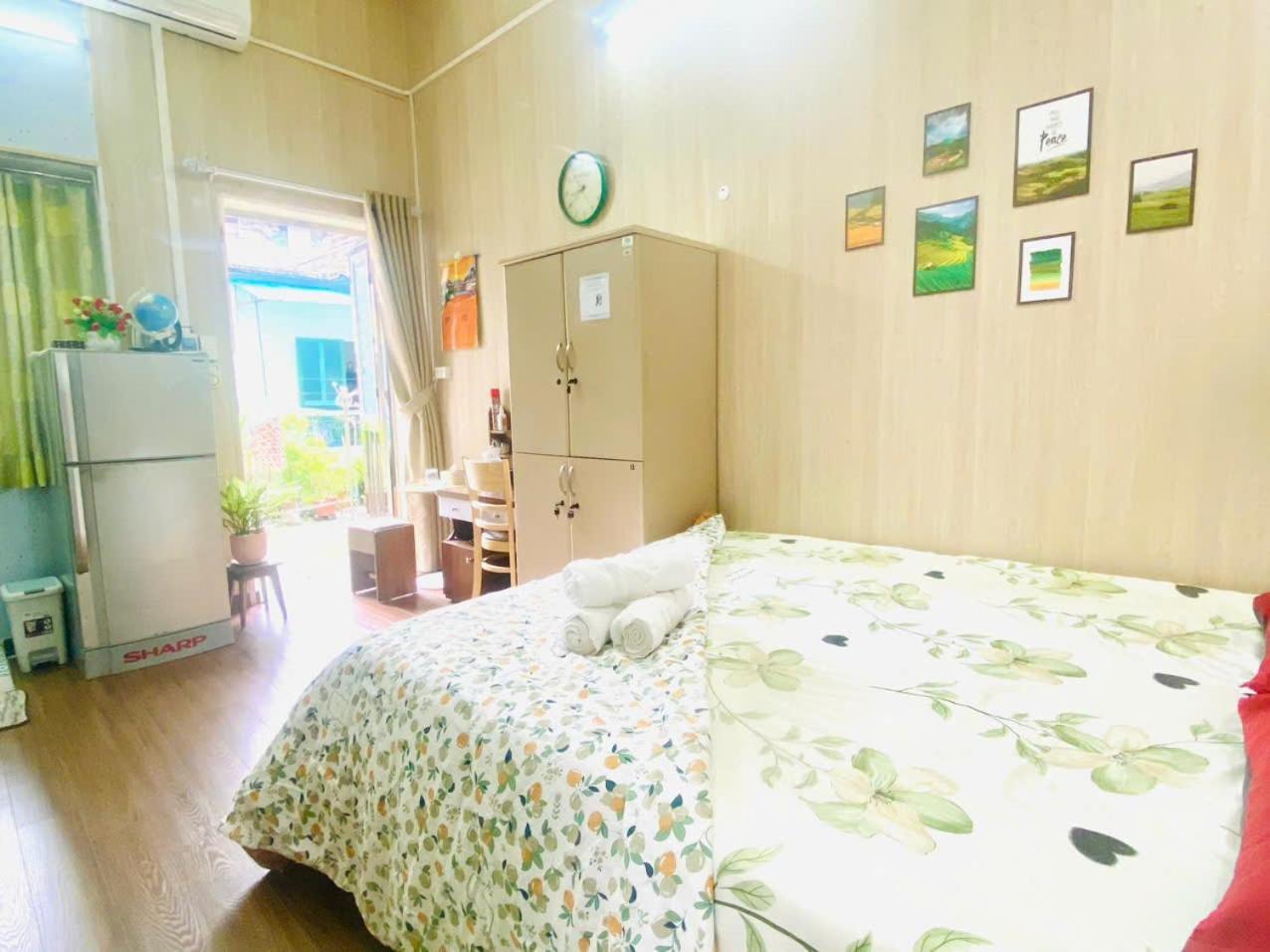 Cozy Homestay With Large Bed, Private Bathroom, Large Balcony Hanói Exterior foto