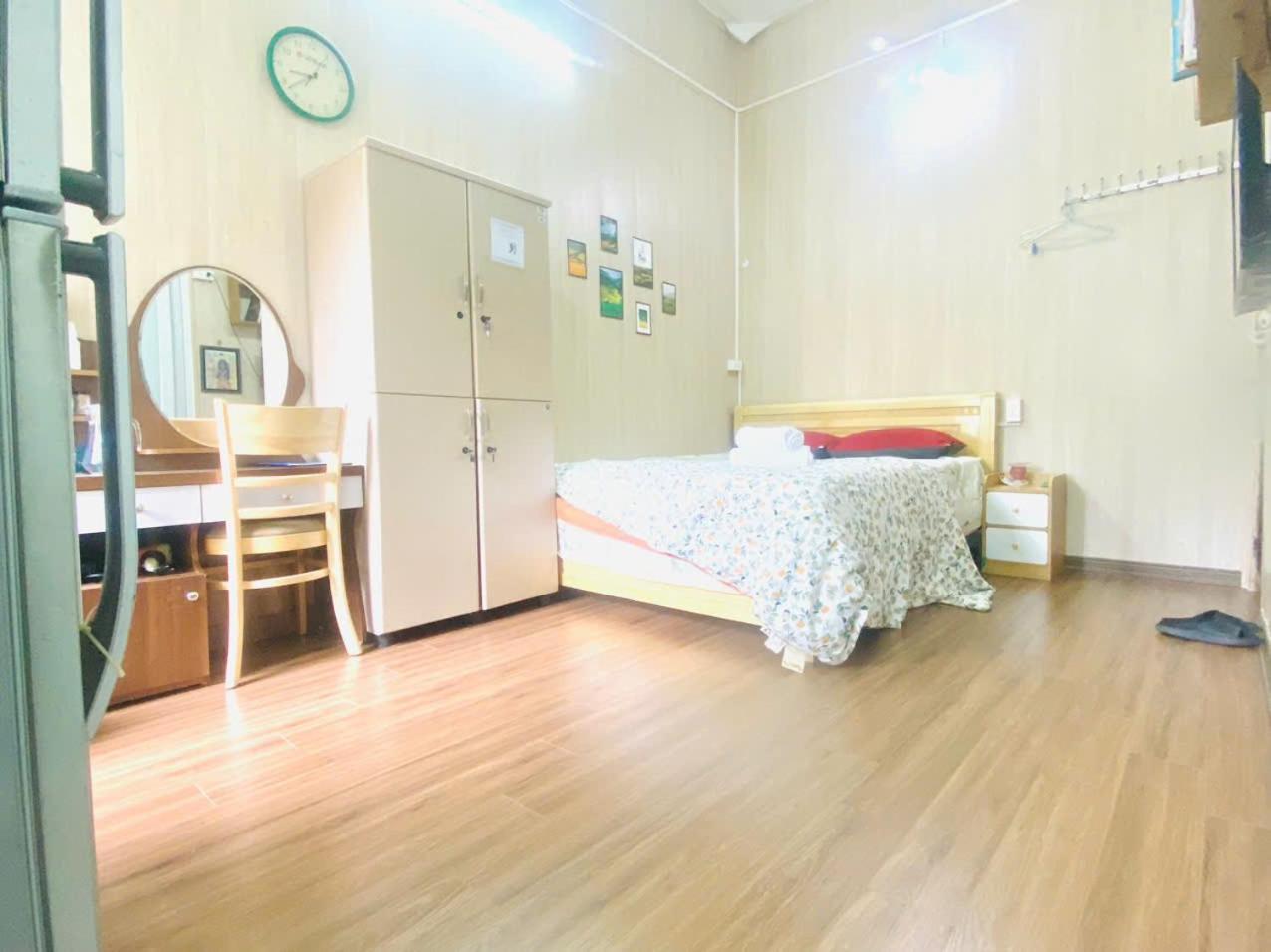 Cozy Homestay With Large Bed, Private Bathroom, Large Balcony Hanói Exterior foto